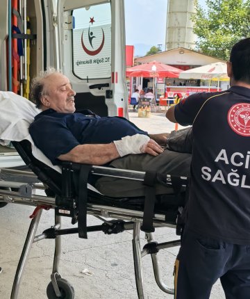 Feci iş kazası: Elini testereye kaptırdı