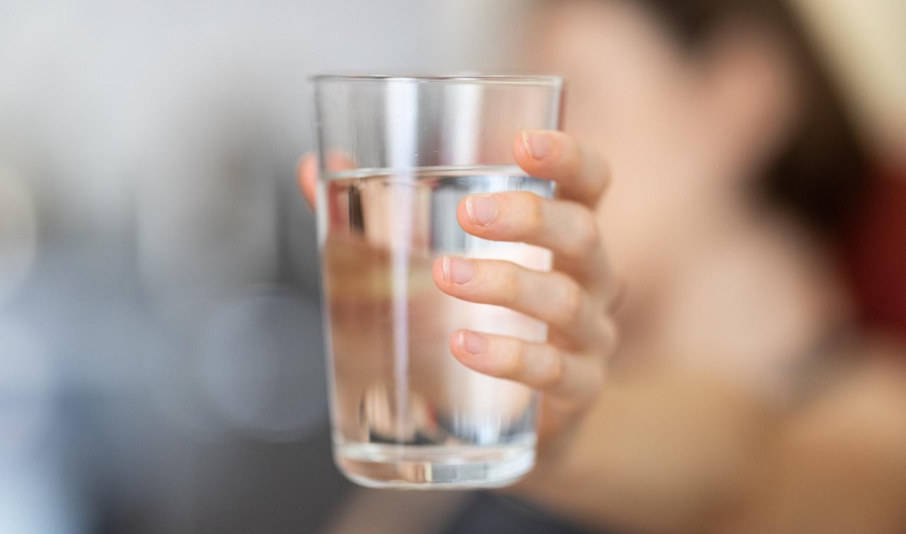 Sabah Aç Karnına Su İçmenin Faydaları Nelerdir? Metabolizmayı Hızlandırmaya Nasıl Katkı Sağlar?