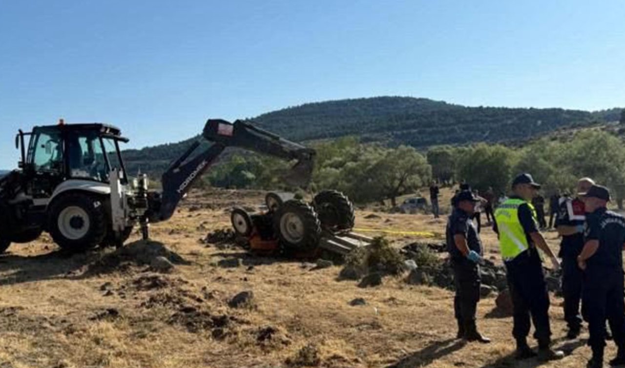 Tarlada devrilen traktörün altında kalan çift öldü