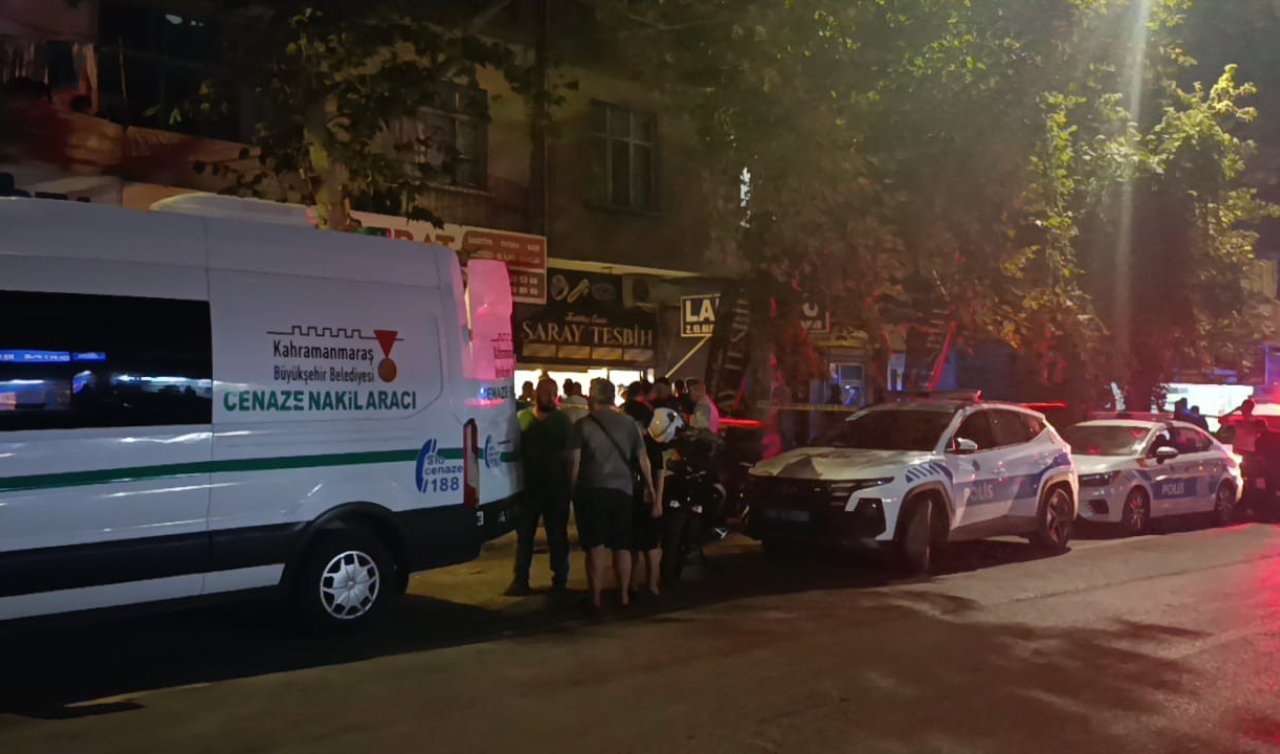 Yemek yerken çıkan tartışmada karısını öldürdü