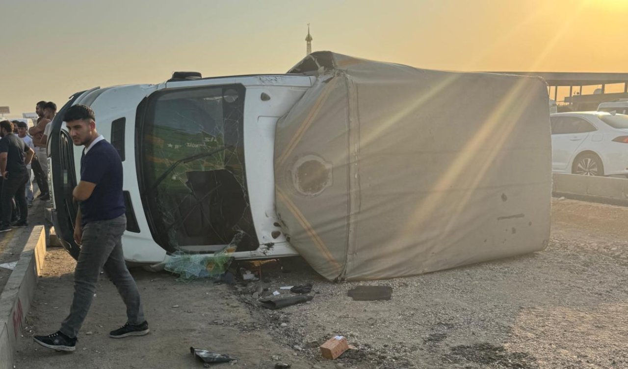 Hafif ticari aracın devrilmesi sonucu 2 kişi öldü