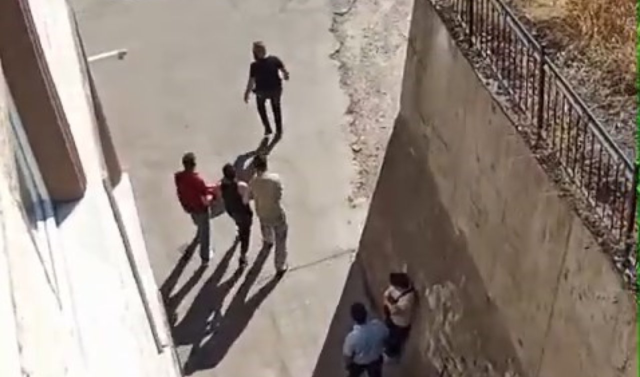 Polise yakalanmamak için girdiği bacada sıkıştı