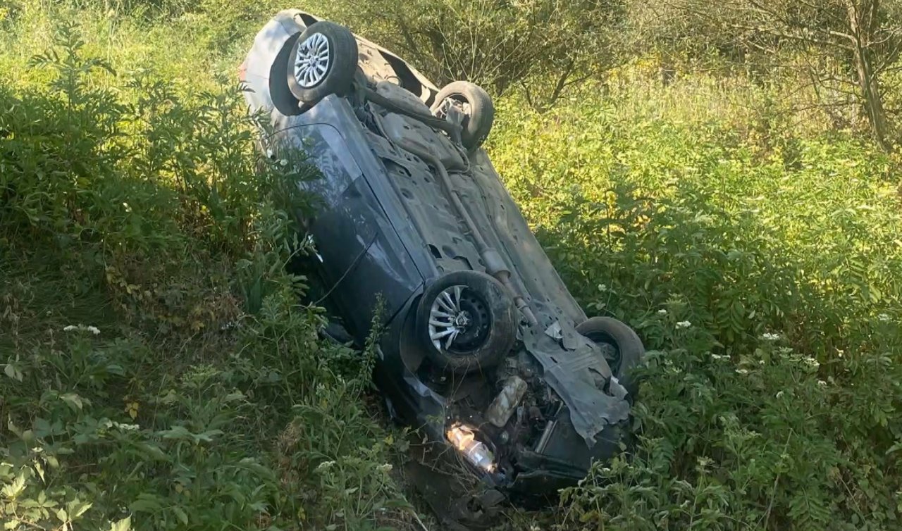 kontrolden çıkan otomobil şarampole yuvarlandı: 1 yaralı