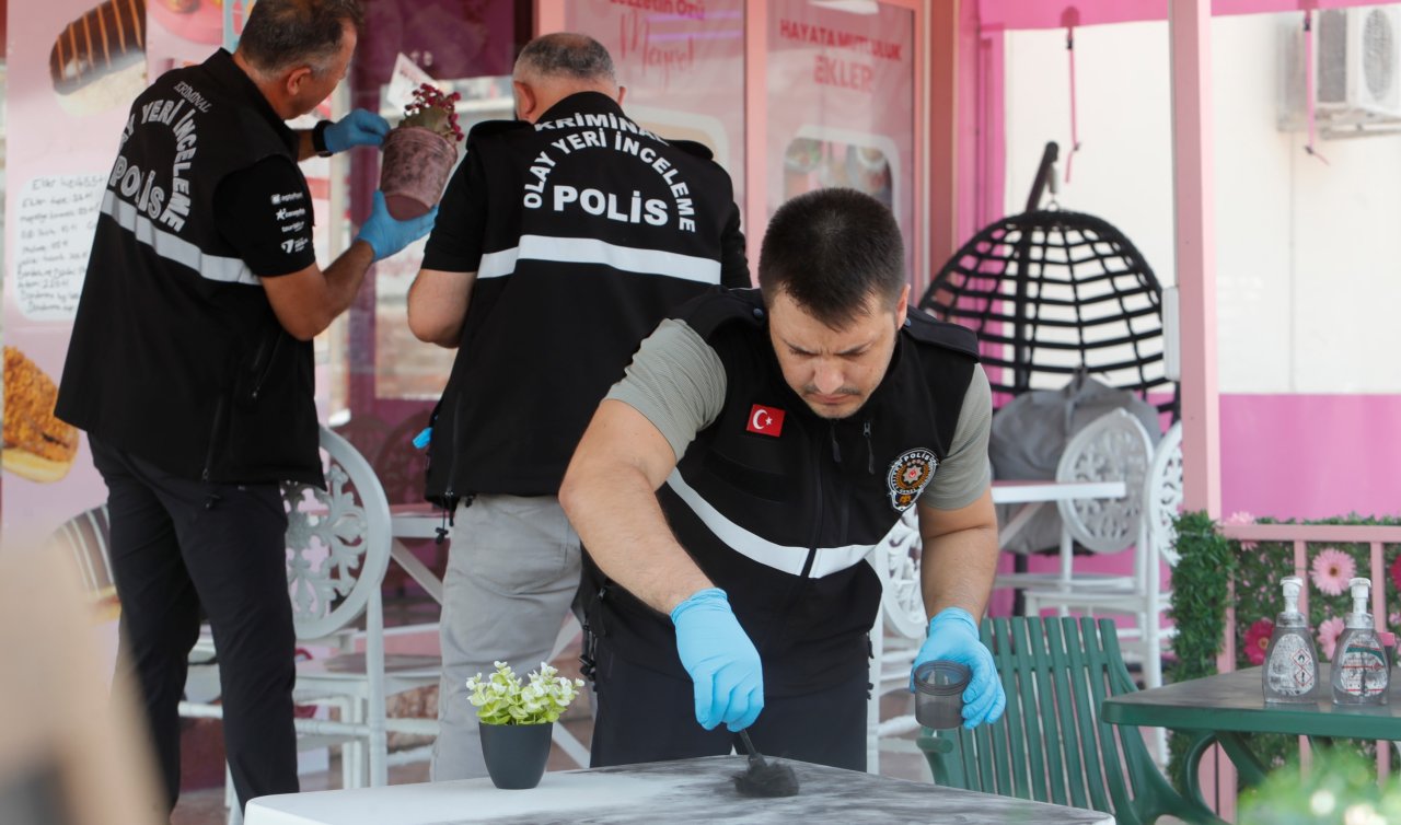 Kuyumcuya bıçakla daldı 18 adet bilezikle kaçtı