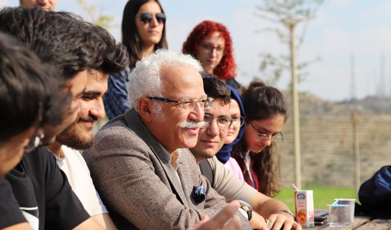 NEÜ’den aday öğrencilere: Bilimin ışığında geleceğe yürüyoruz