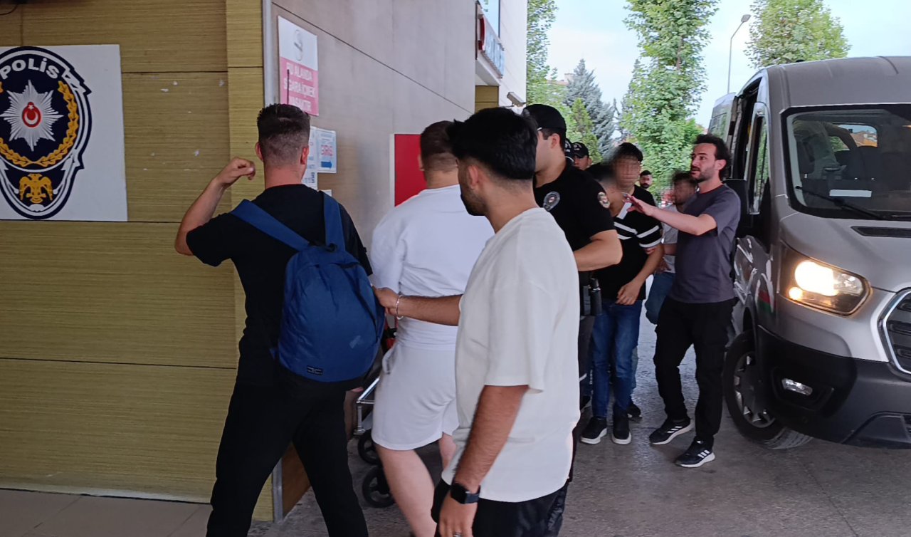 Silah zoruyla kaçırıp el koydukları banka kartından 8 bin TL çektiler; 6 tutuklama