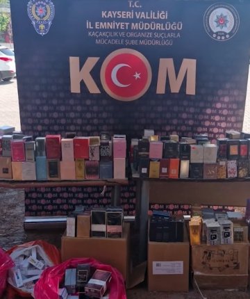 Kaçak parfüm satıcılarına operasyon