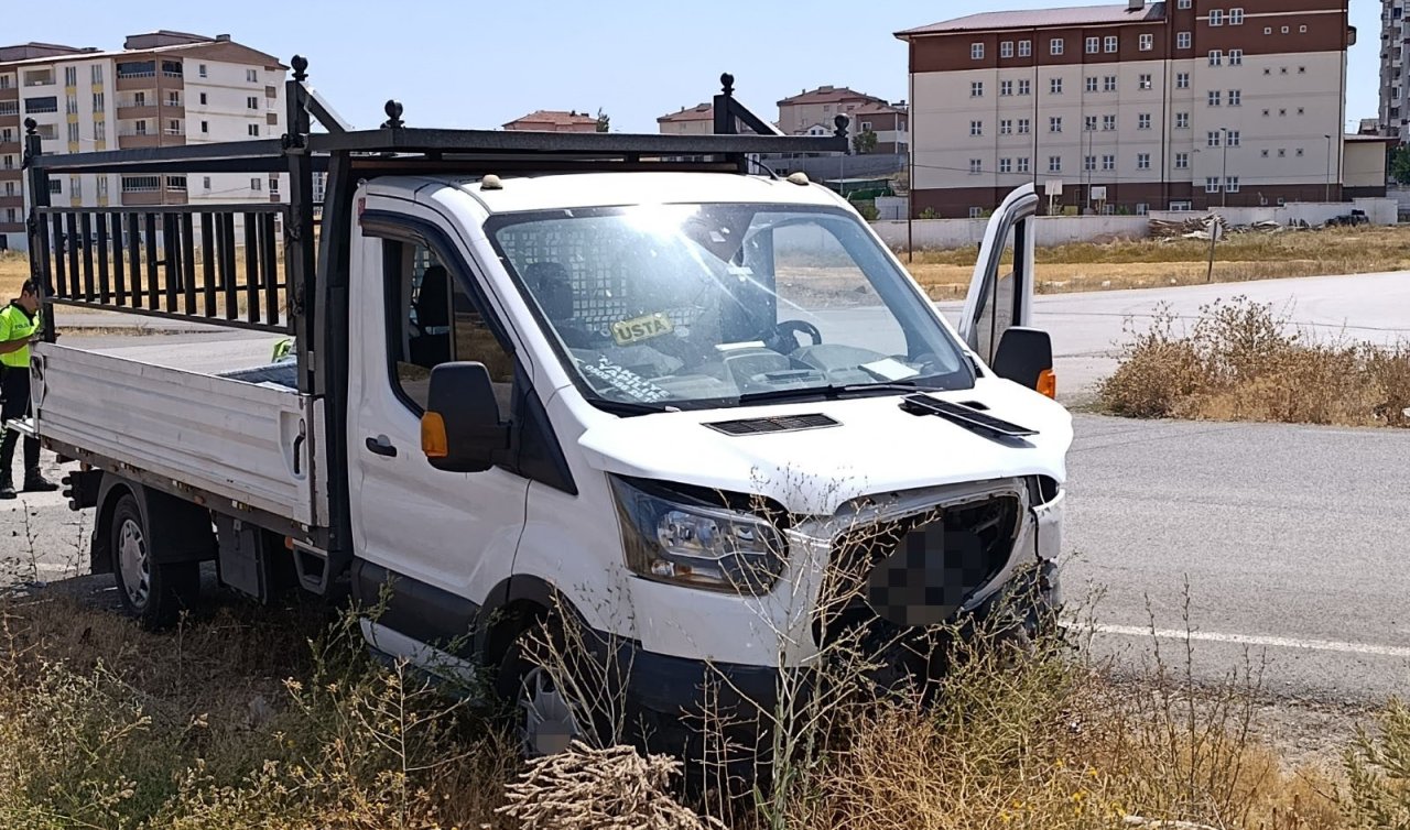 Kamyonet ile otomobil çarpıştı: 3’ü çocuk 6 yaralı