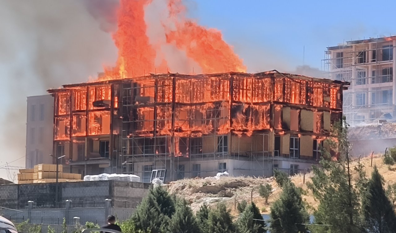 Kahramanmaraş’ta lojman inşaatında yangın
