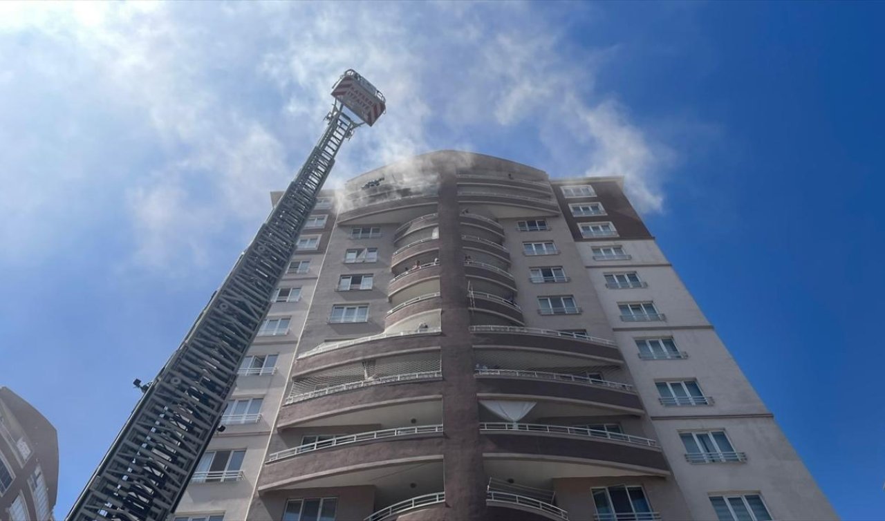 Kayseri’de 14 katlı apartmanda yangın çıktı