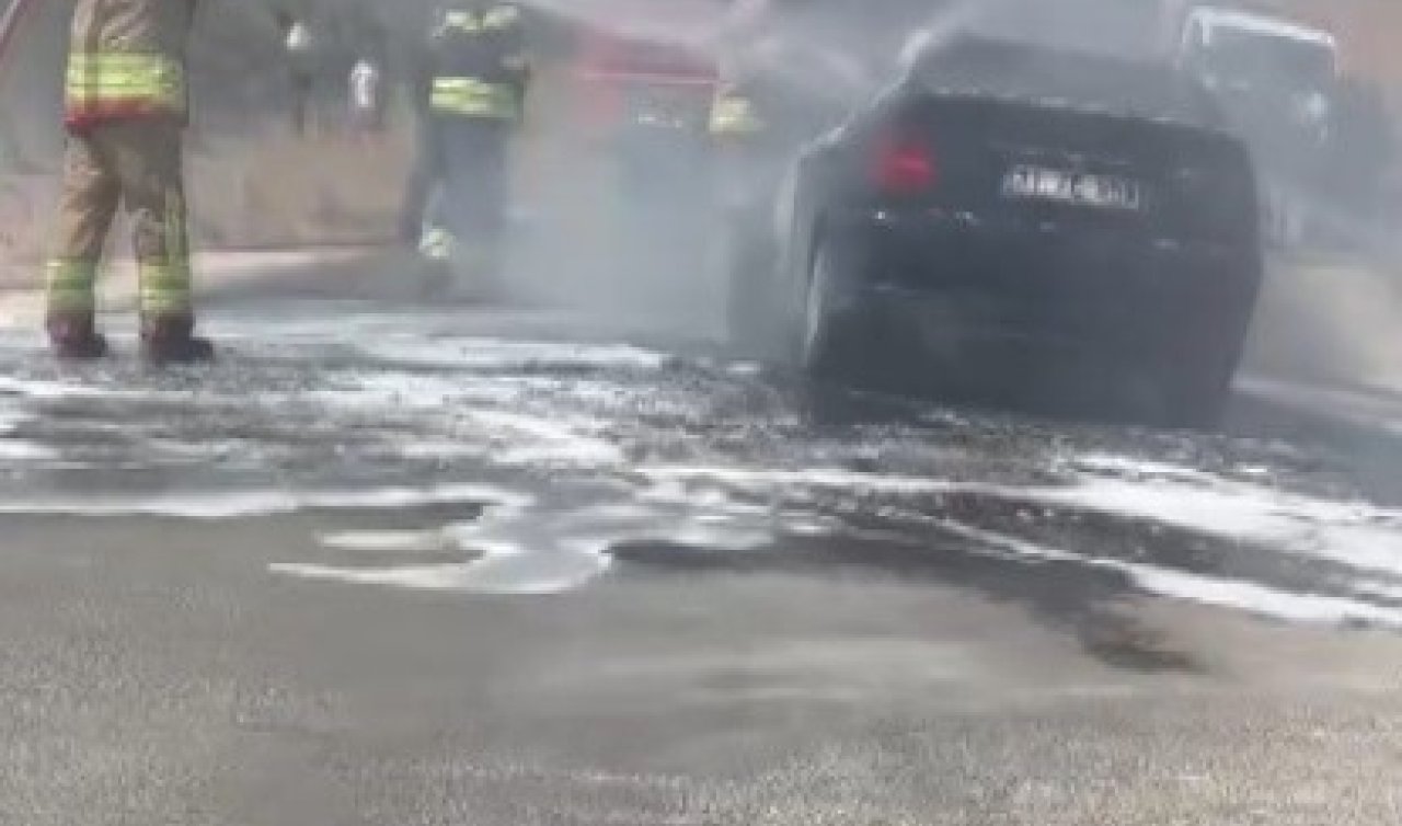 Seyir halindeki otomobil alevlere teslim oldu