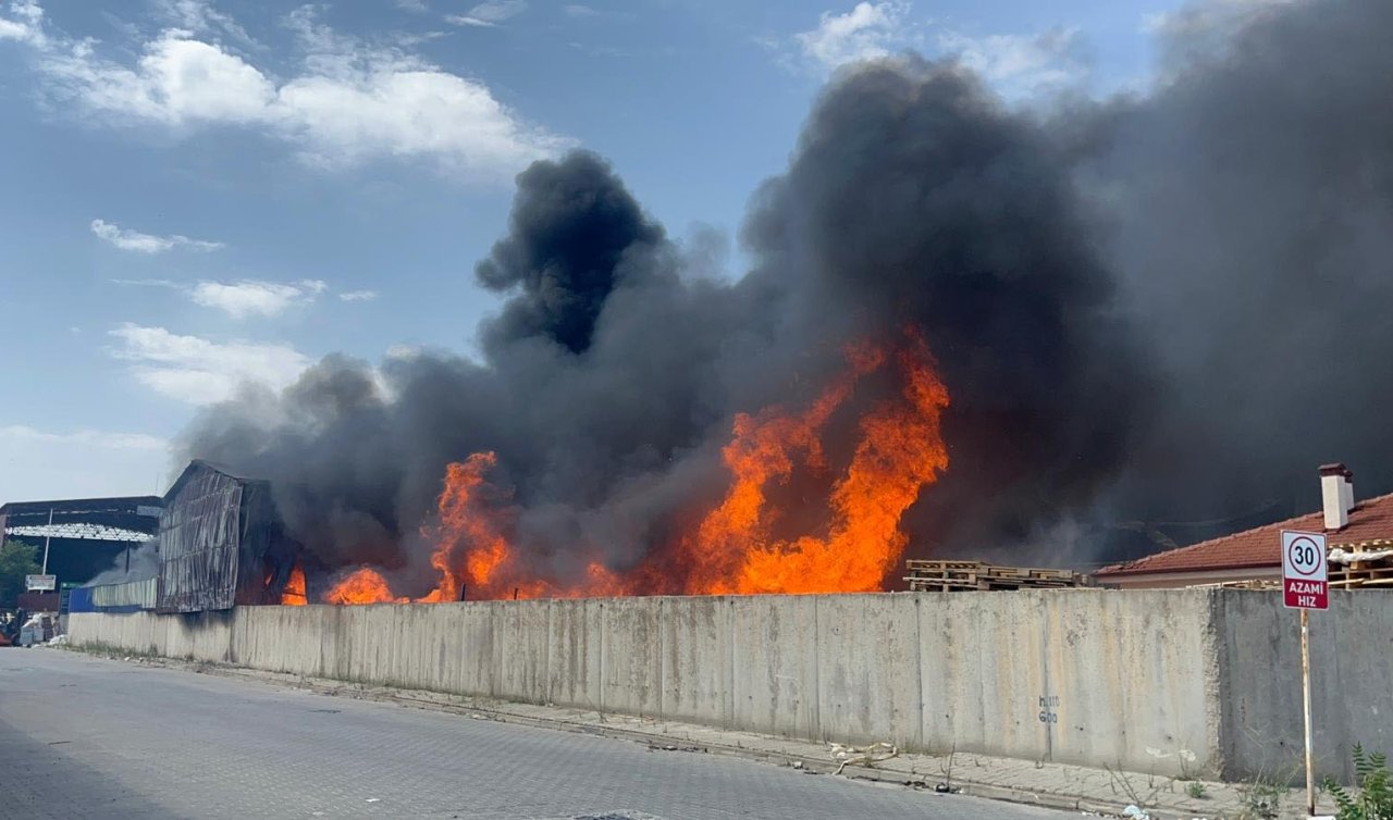 Eskişehir’de fabrikada çıkan yangın 2 fabrikaya daha sıçradı