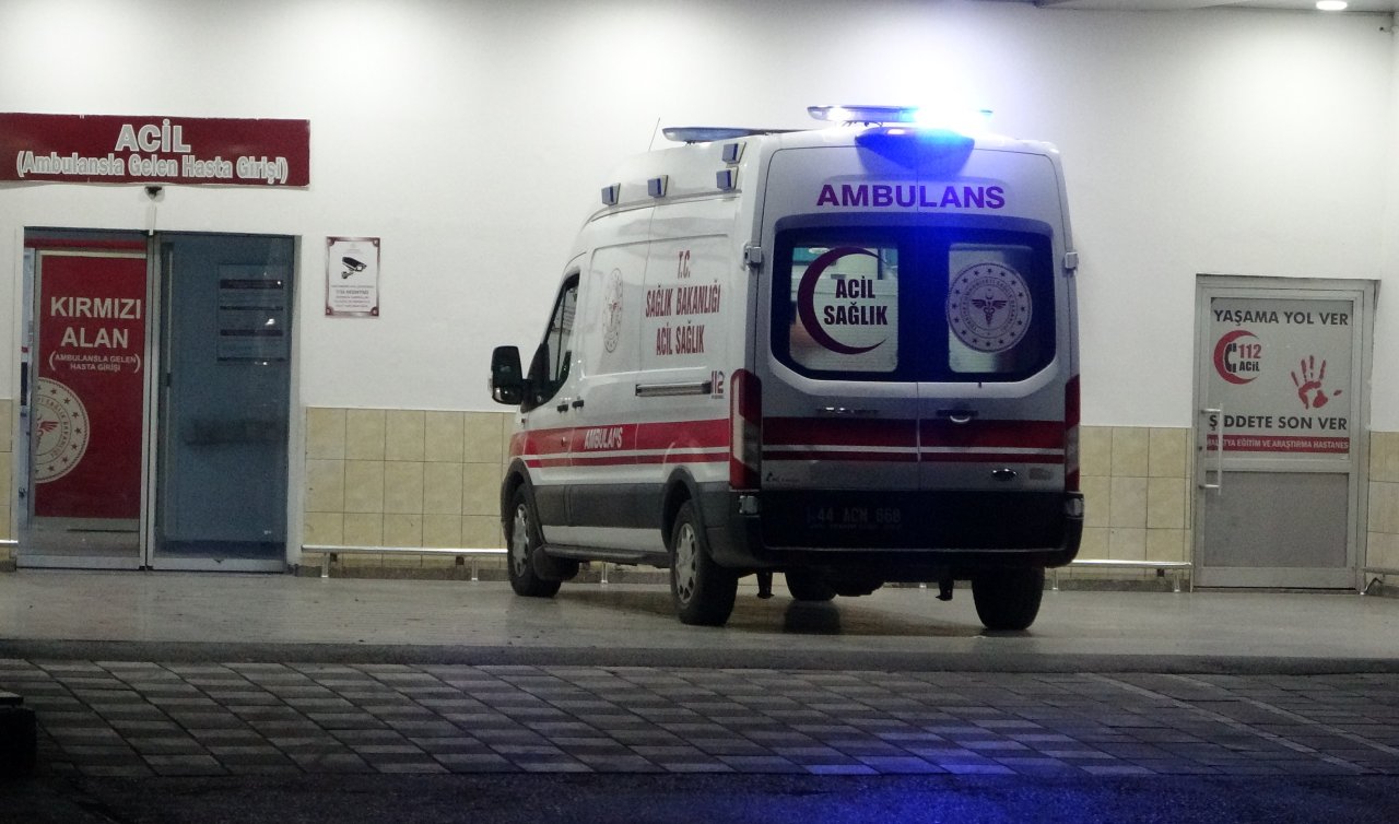 Otomobil ile çapa motoru çarpıştı: 1’i ağır 3 yaralı
