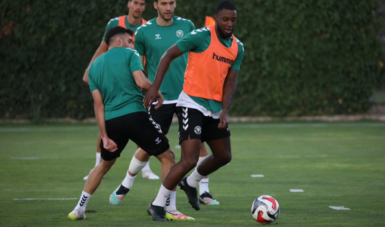  Konyaspor topbaşı yaptı