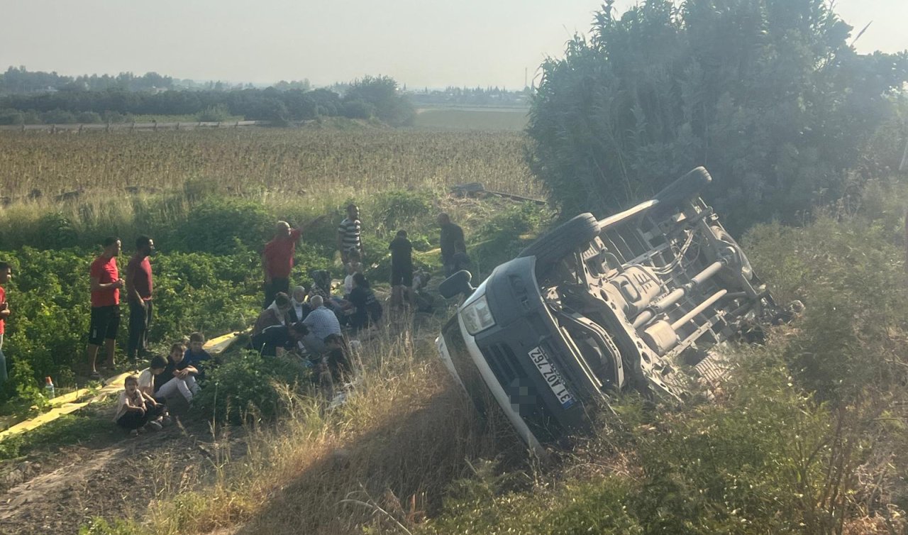 Öğrencileri taşıyan servis devrildi: 8 yaralı