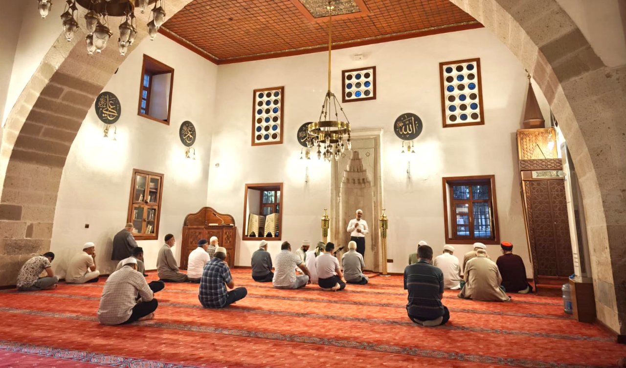 Konya’nın Yeni Müftüsü Cemaatle Buluştu