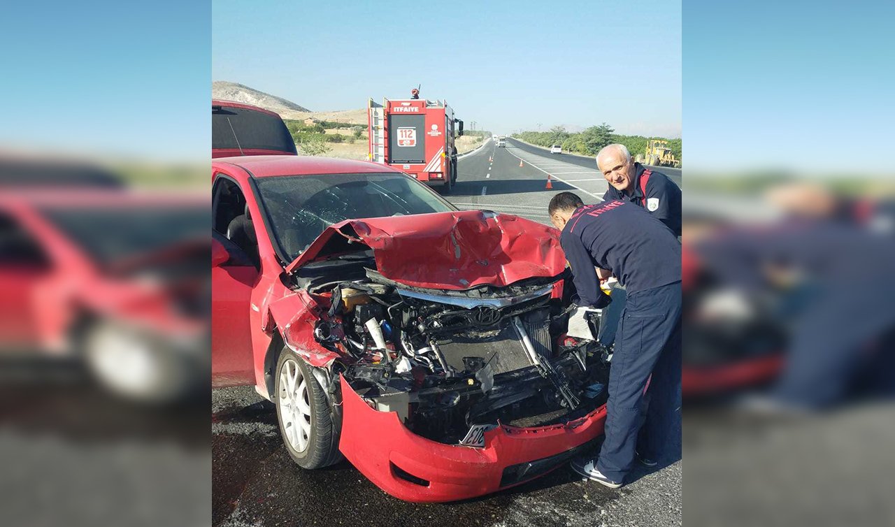 Otomobil çekiciye çarptı: 5 yaralı