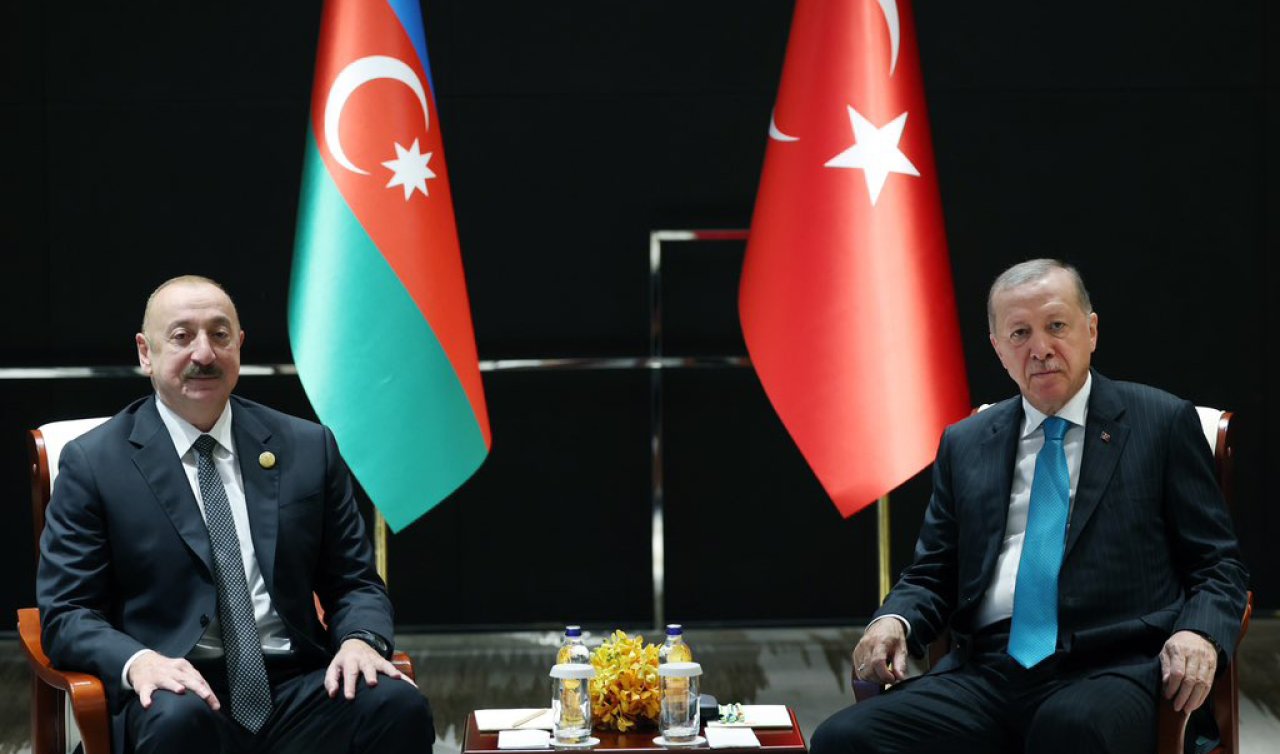 Cumhurbaşkanı Erdoğan Azerbaycan Cumhurbaşkanı Aliyev ile görüşme gerçekleştirdi