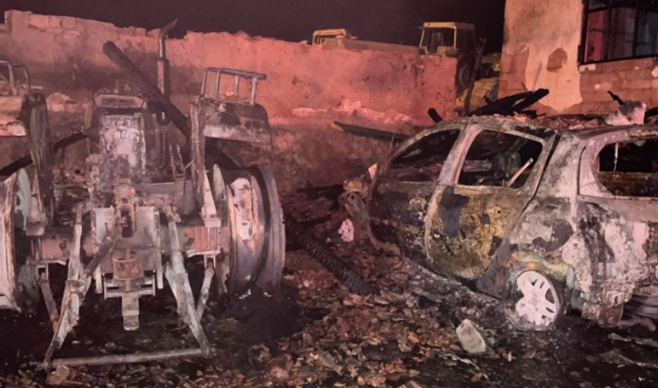 Garajda çıkan yangın otomobil ve traktörü küle çevirdi
