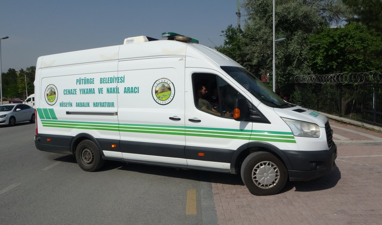 Tartışma bıçaklı kavgaya dönüştü: 1 ölü