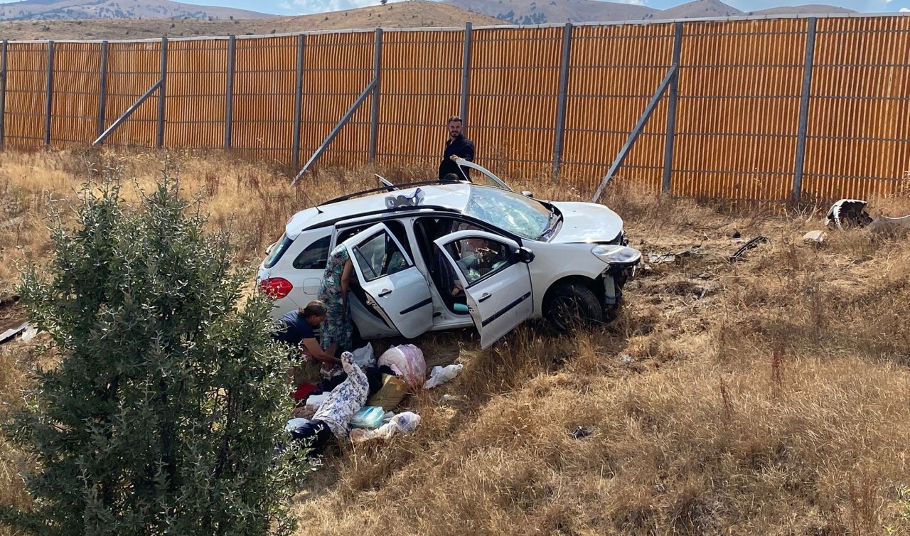 Otomobil yoldan çıktı: 1’i bebek 4 kişi yaralandı