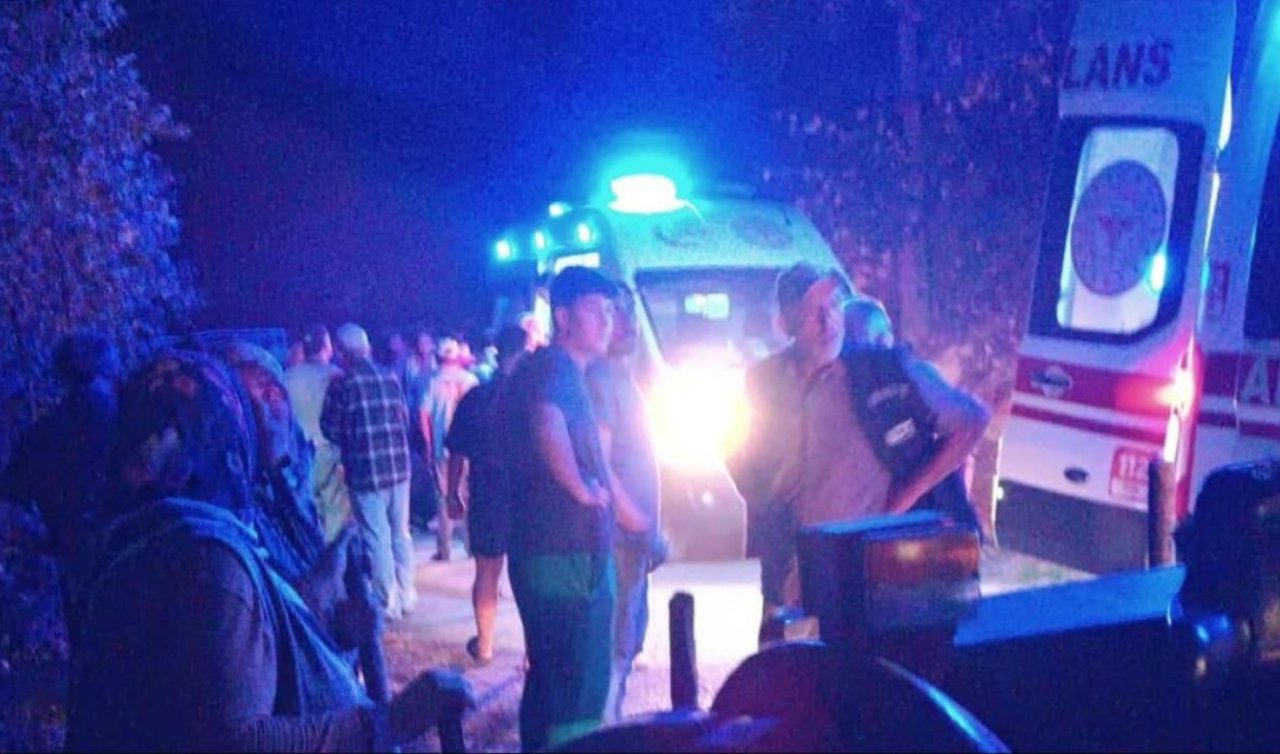  Tarım aracı şarampole devrildi: 10 yaralı