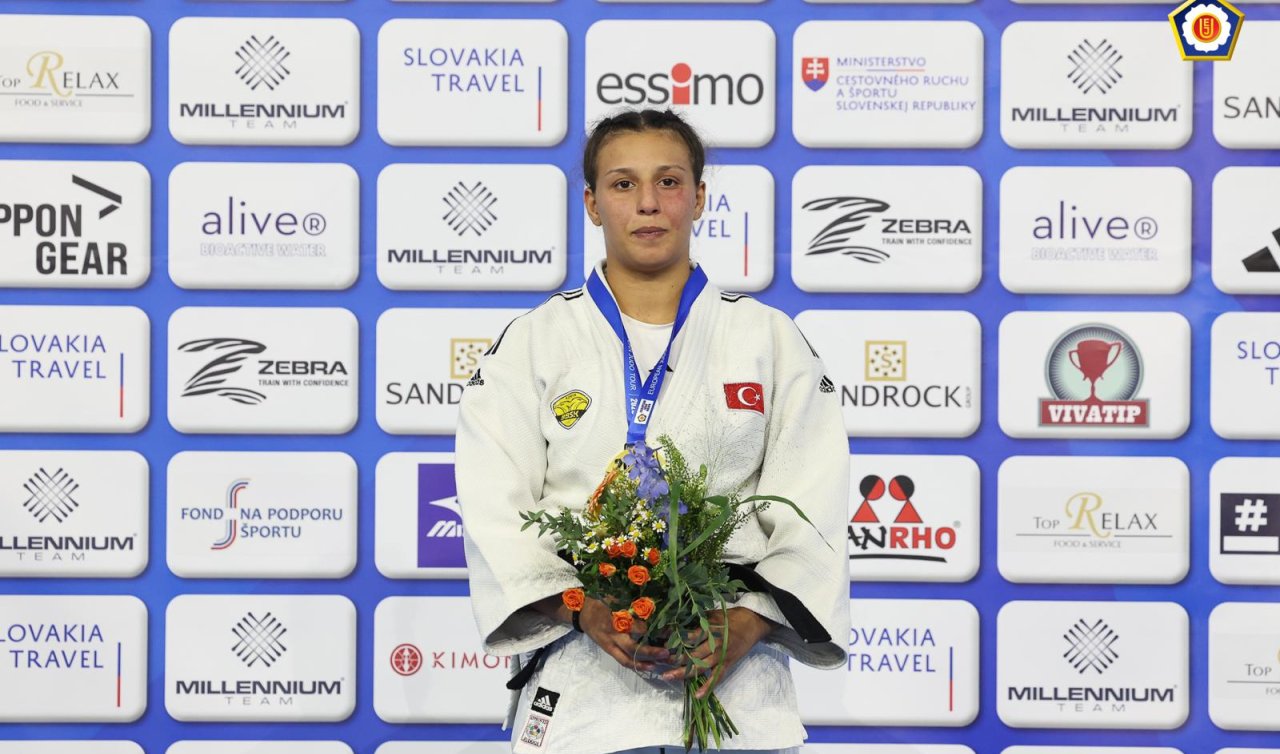 Konya Büyükşehir Belediyesporlu Ecem Baysuğ Avrupa şampiyonu