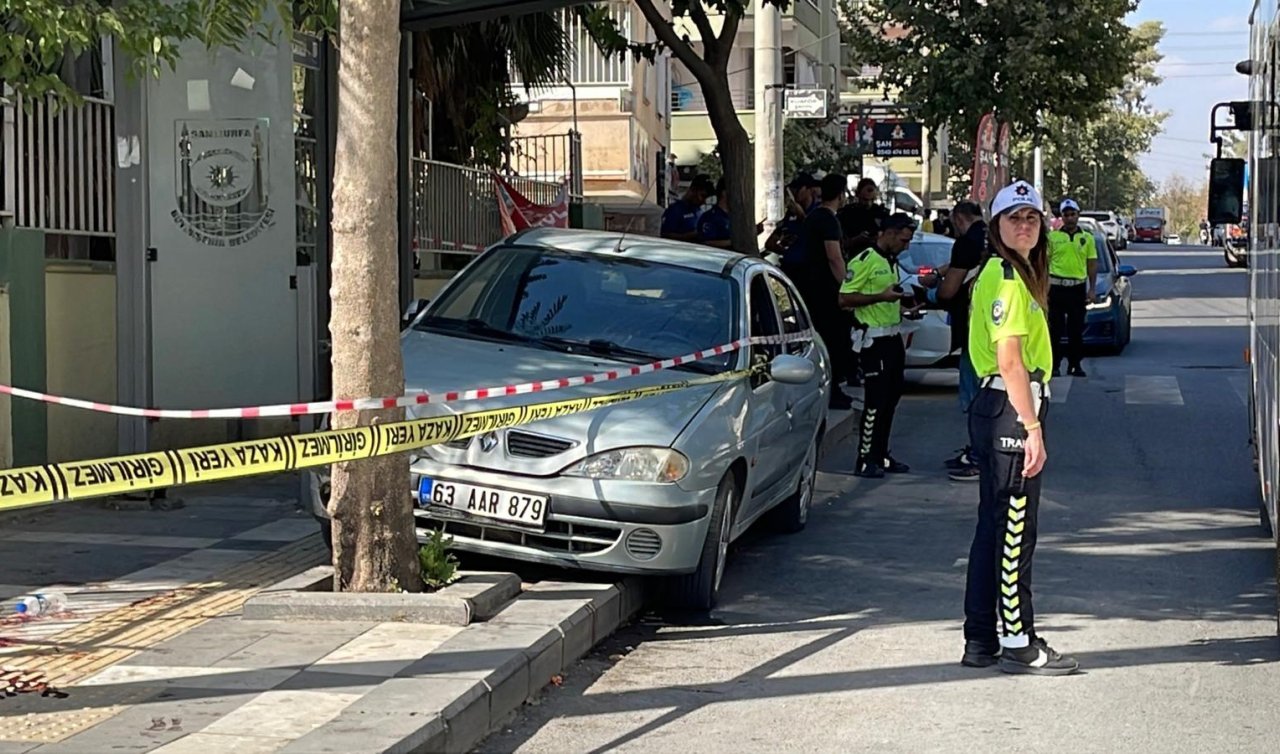 Otomobil durağa daldı: 1 çocuk öldü, 3 yaralı
