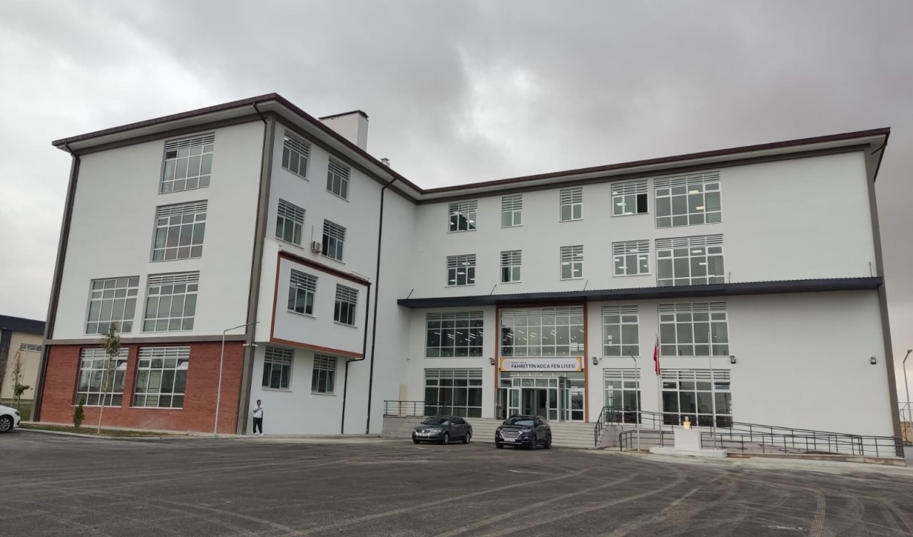 Konya’da eğitime yeni katkı! Fahrettin Koca Fen Lisesi açıldı