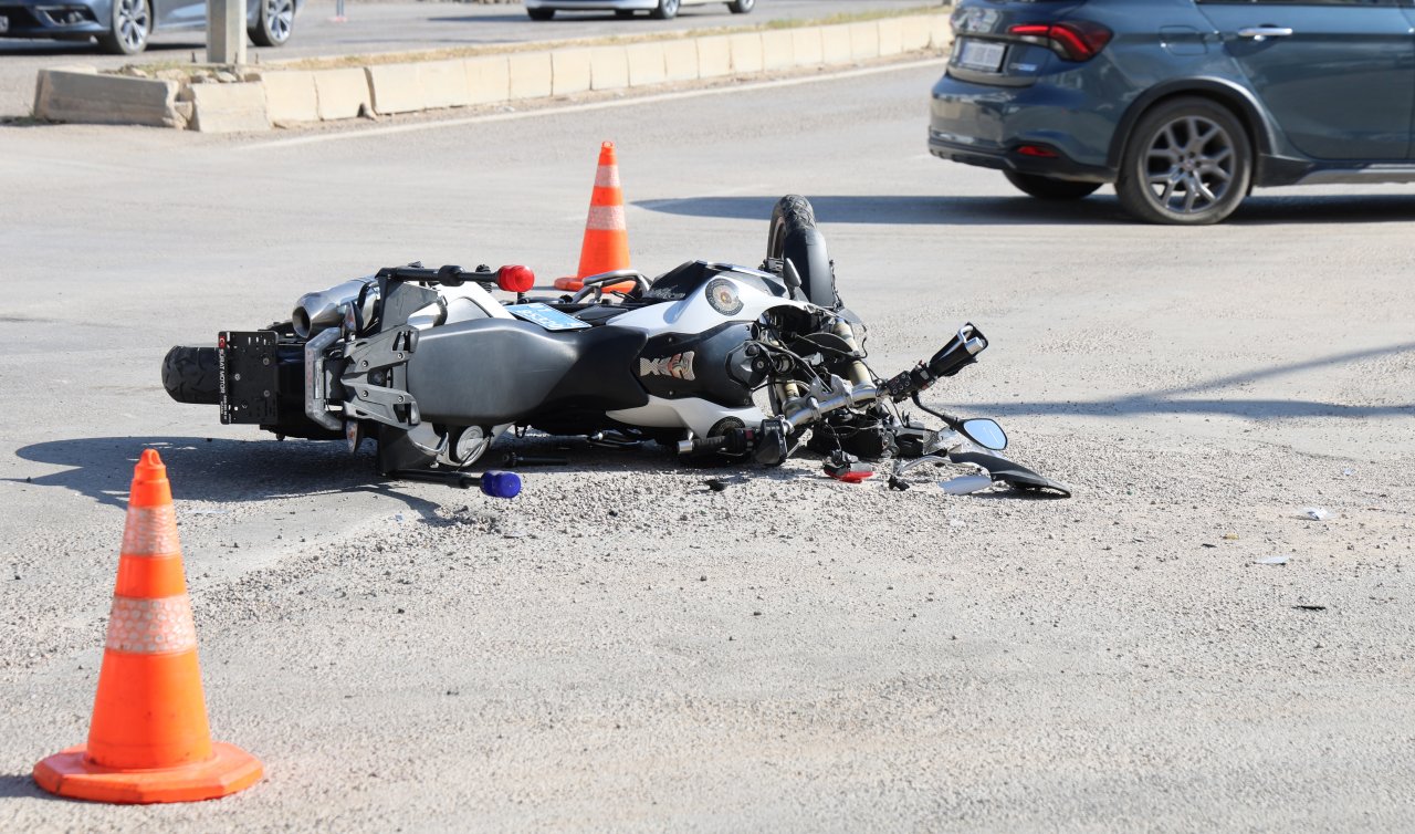 Motosikletli trafik polisi kazada ağır yaralandı