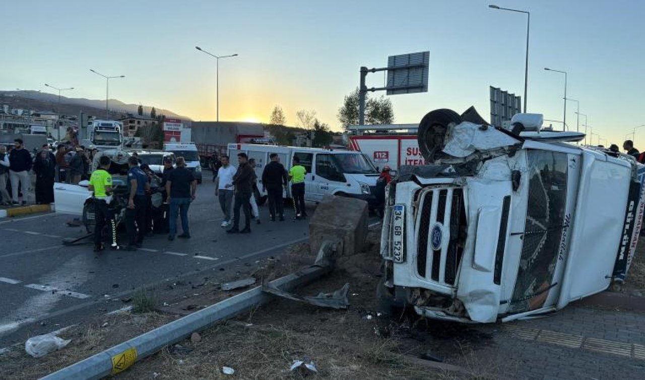 Otomobille çarpışan minibüsteki 15 tarım işçisi yaralandı