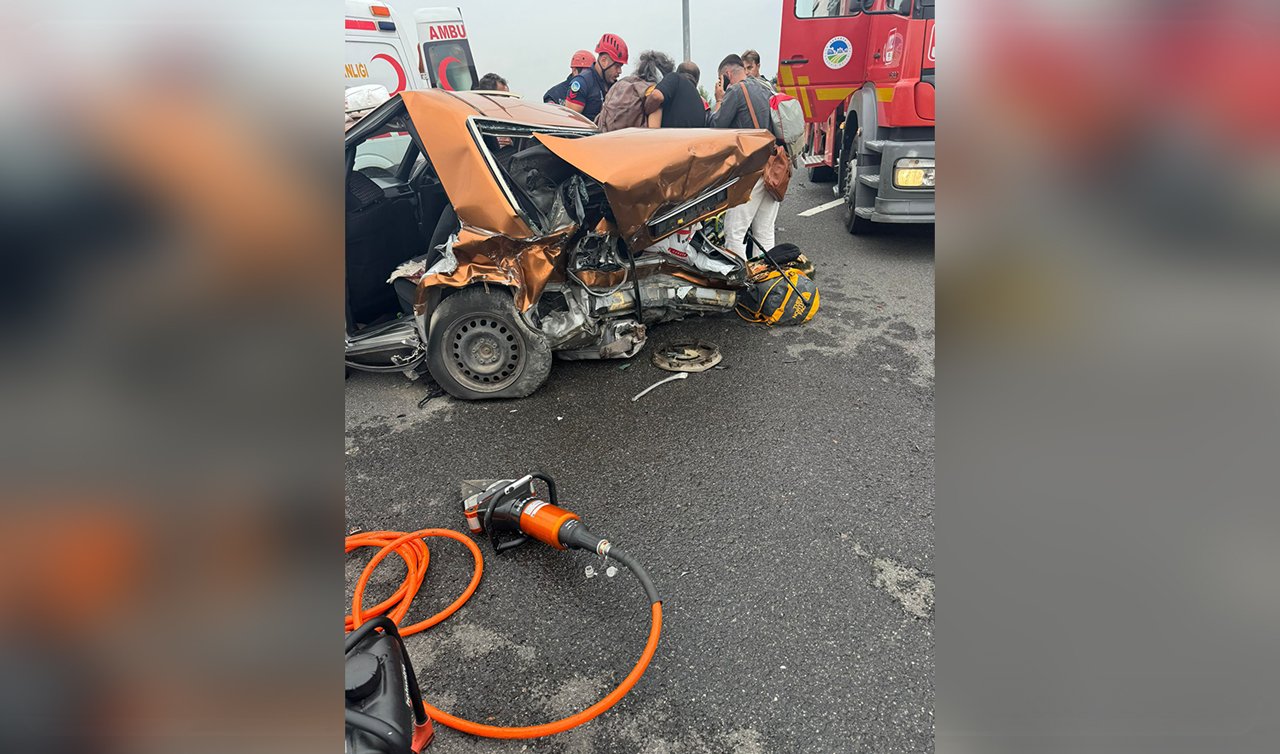 Otomobiller çarpıştı; iş insanı ve eşi öldü 1’i ağır 3 yaralı