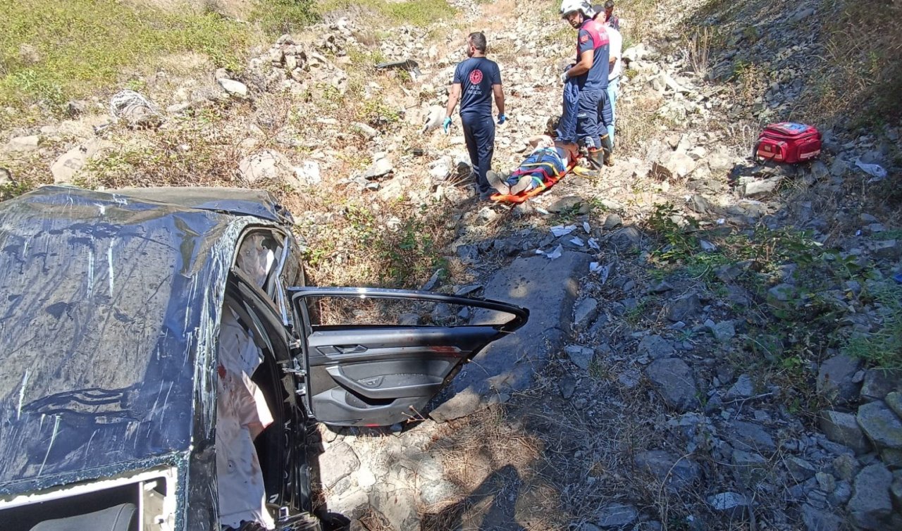 Trafik kazasında otomobil hurdaya döndü: Sürücüsü yaralı kurtuldu