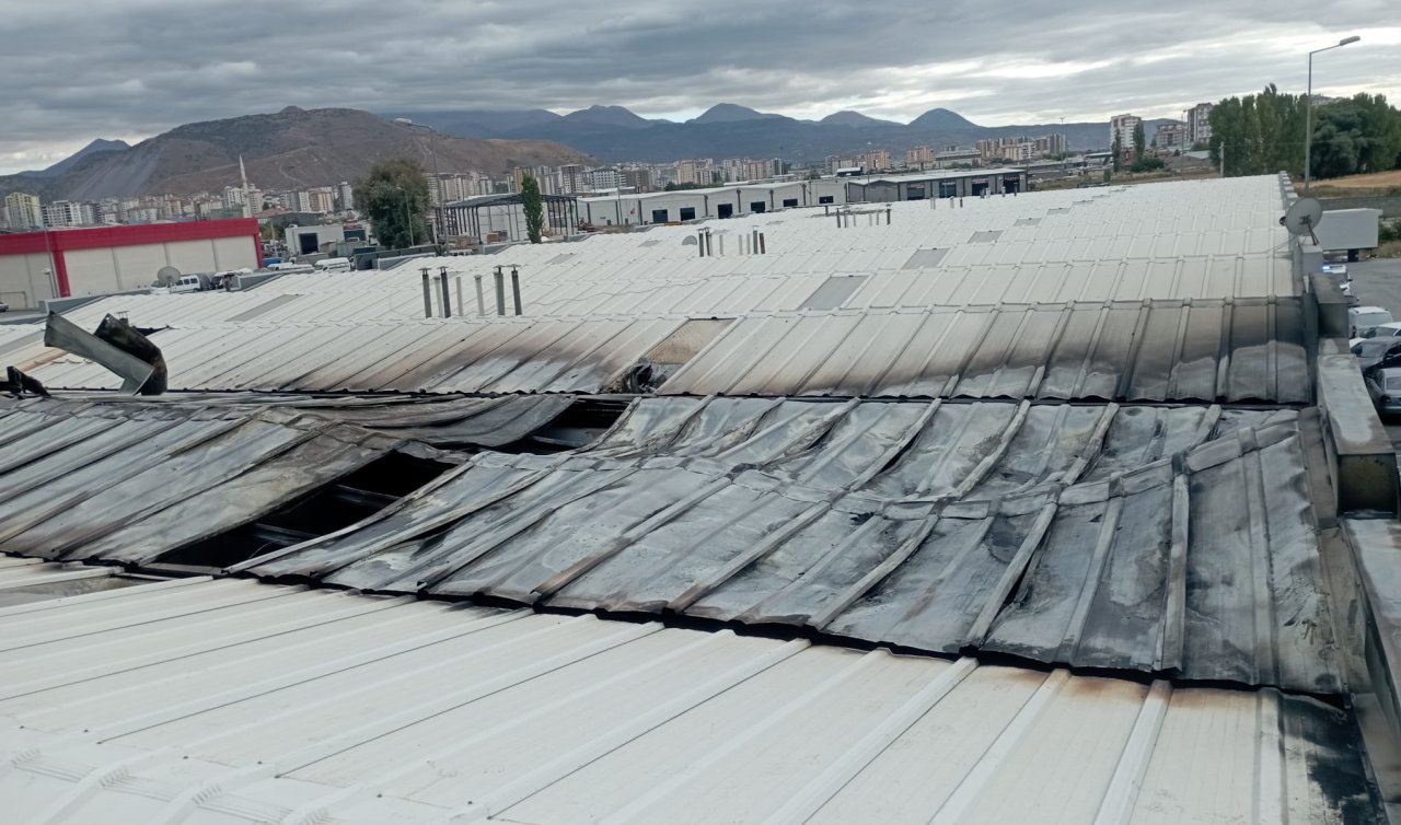 Kayseri’de tekstil atıkları yangını: 3 iş yeri zarar gördü