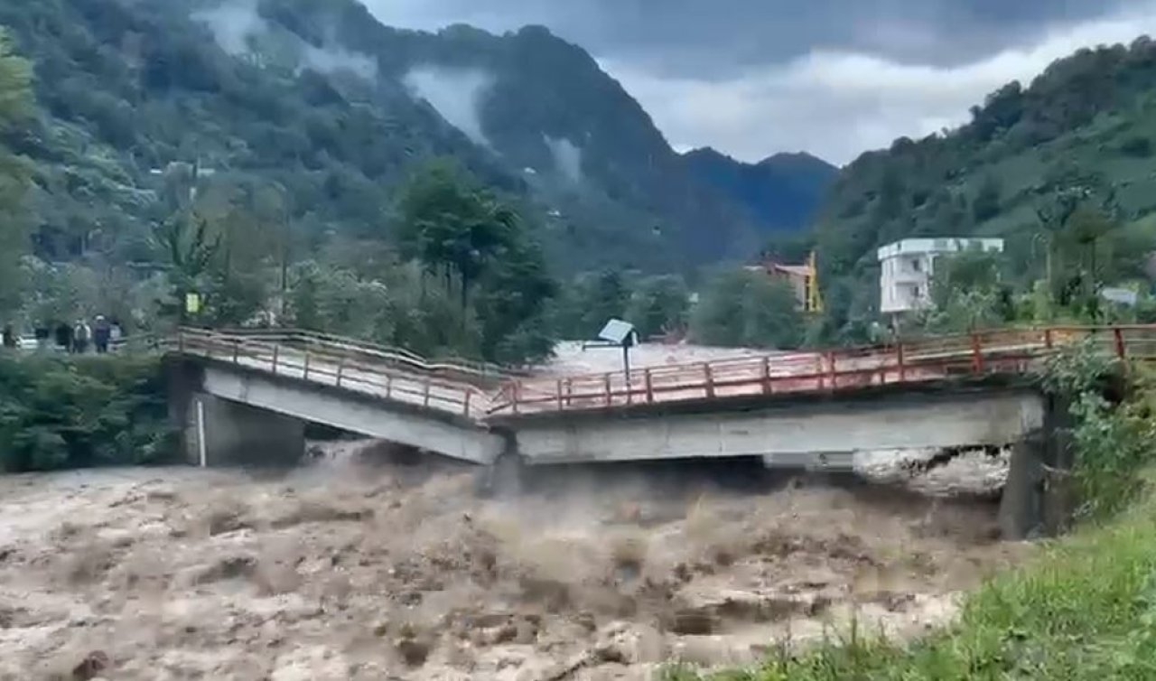 Rize’de sel ve heyelan! 15 kişi kurtarıldı yollar kapandı