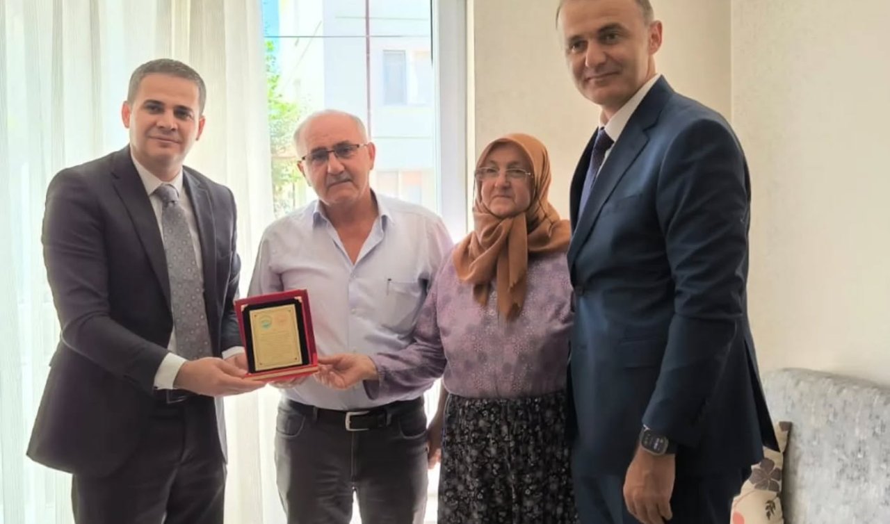 Konya’da örnek çiftlere plaket verildi