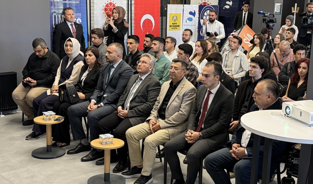 Konya’da “Gerçek Bilgiye Ulaşma ve Dezenformasyonla Mücadele’’ paneli yapıldı