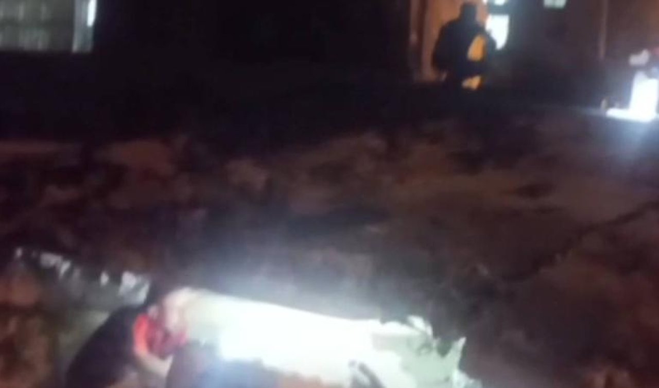 Batman’da 2 katlı bina çöktü