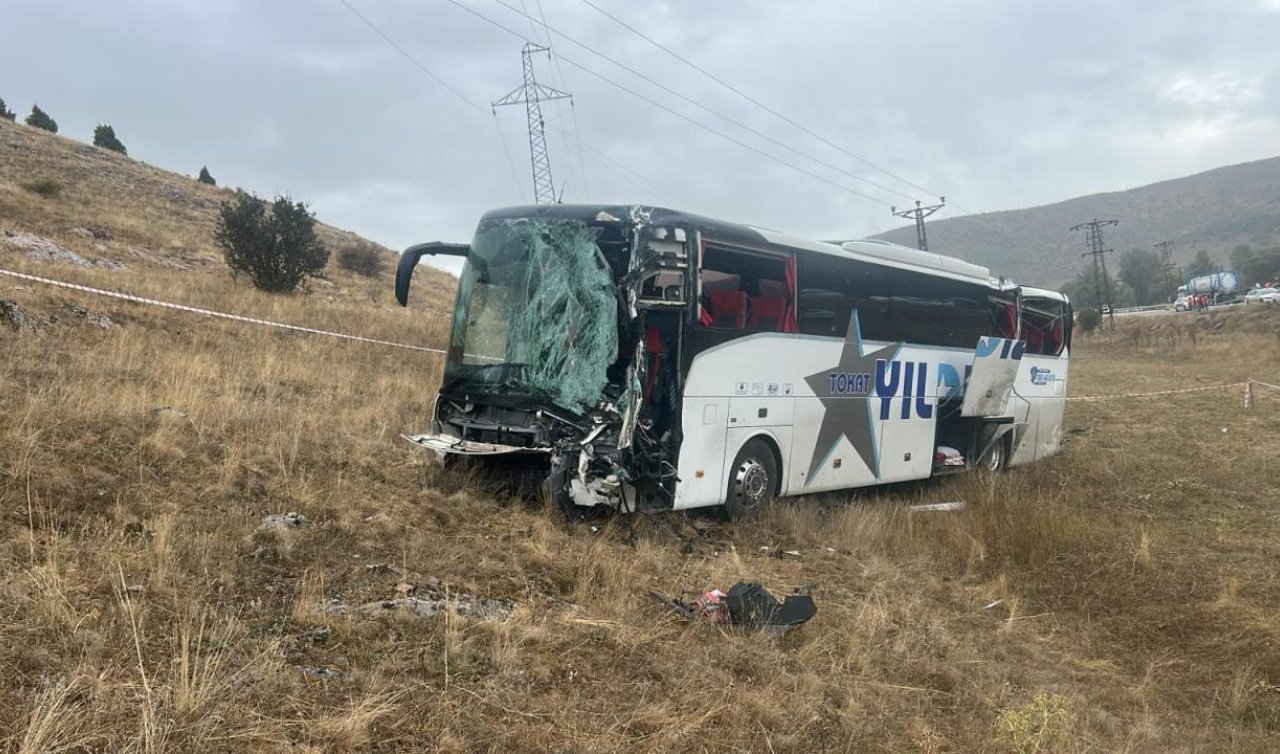 Yolcu otobüsü ile tır çarpıştı: Çok sayıda yaralı var!