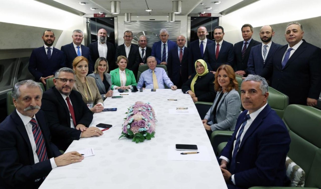 Erdoğan: Gemiler Gazze karasularına ulaşarak ablukayı kırmışlardır