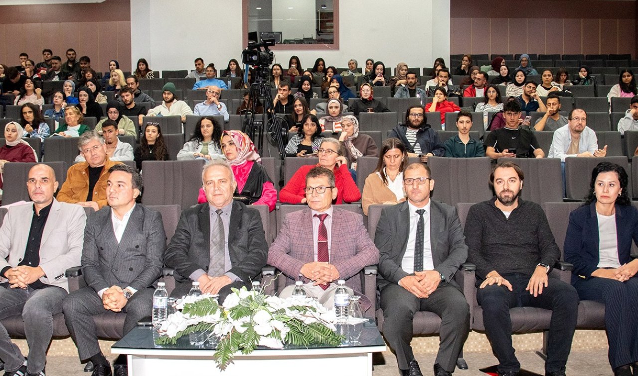 Gazze’deki soykırıma tanıklık eden gazeteciler öğrencilerle buluştu