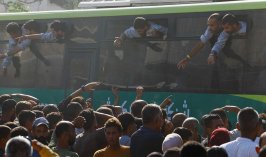 Soykırımcı İsrail 2 bine yakın Filistinli esirin tümünü serbest bıraktı