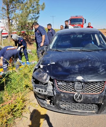 Otomobil ile motosikletin çarpıştığı kazada 1 kişi yaralandı