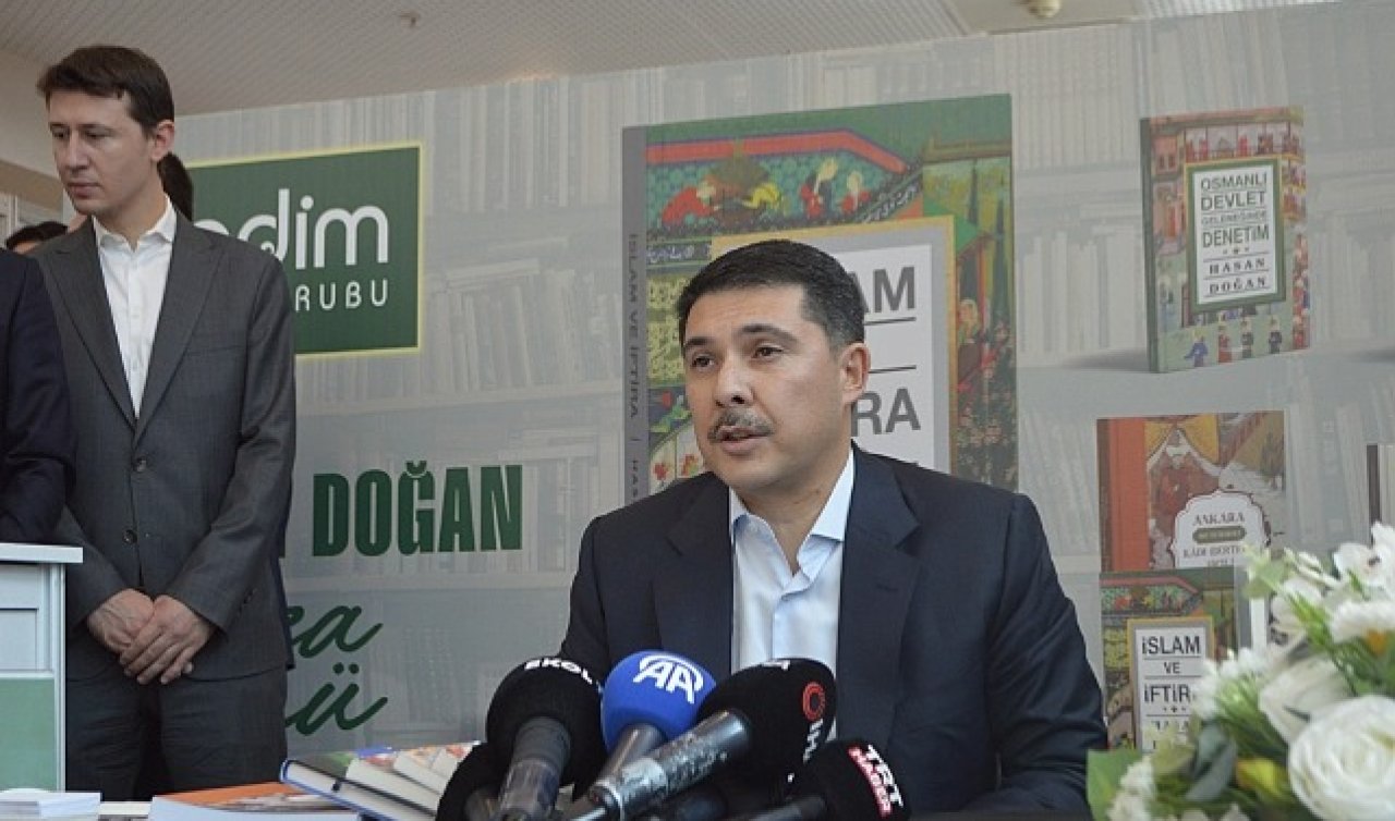 Prof. Dr. Hasan Doğan Ankara Kitap Fuarı’nda okurlarıyla buluştu