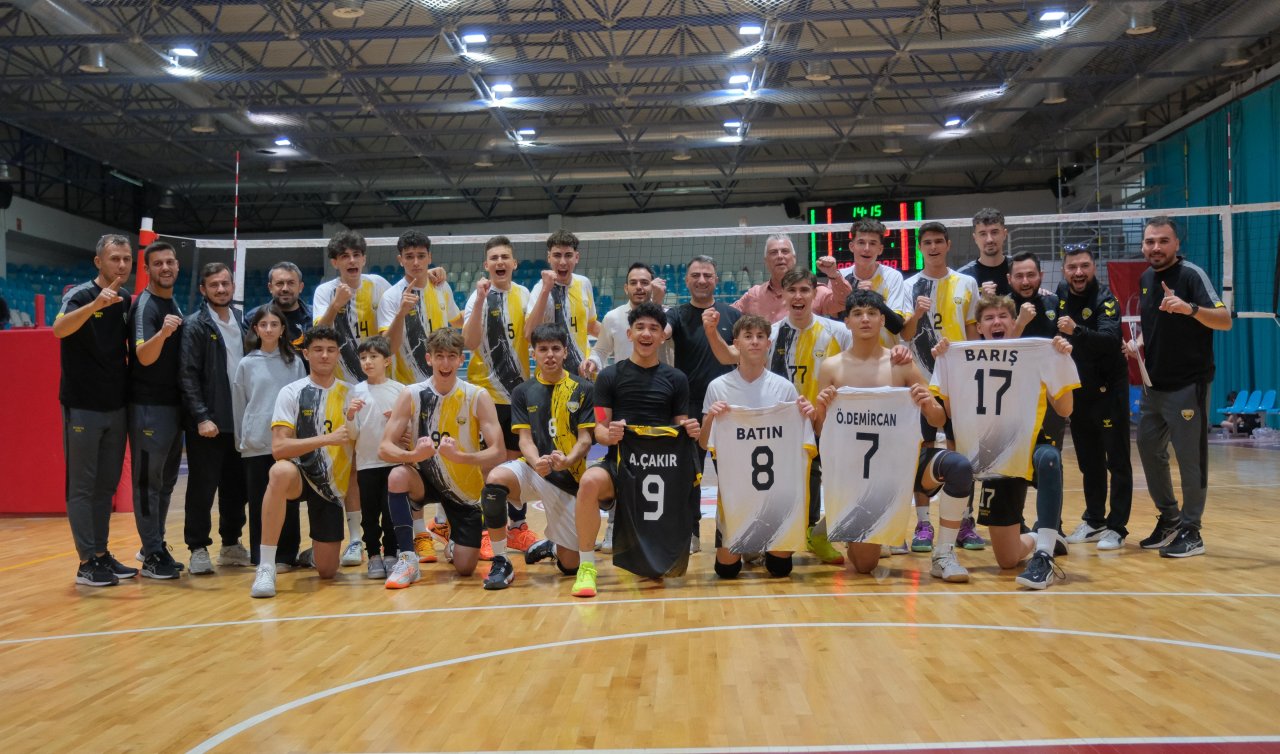 Büyükşehir Belediyespor voleybolda sezona galibiyetle başladı