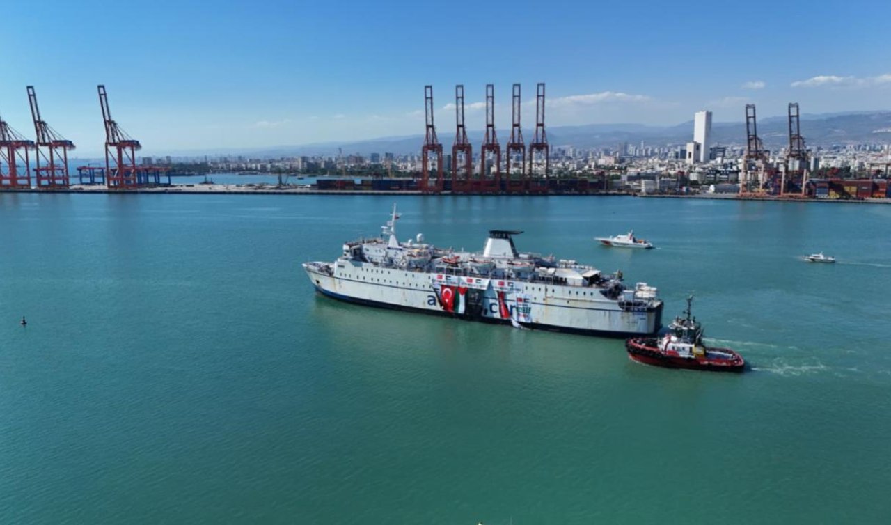 Türkiye’nin “İyilik Gemisi’’ El-Ariş Limanı açıklarında