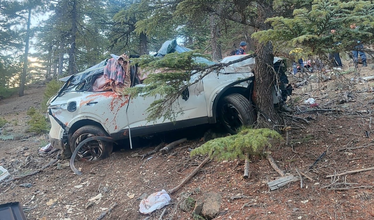Uçuruma yuvarlanan cipteki karı-koca hayatını kaybetti