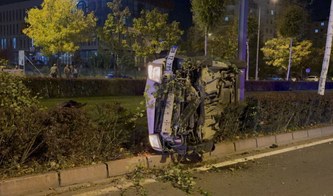 Ağacı devirip yan yattı, yara almadan kurtuldu
