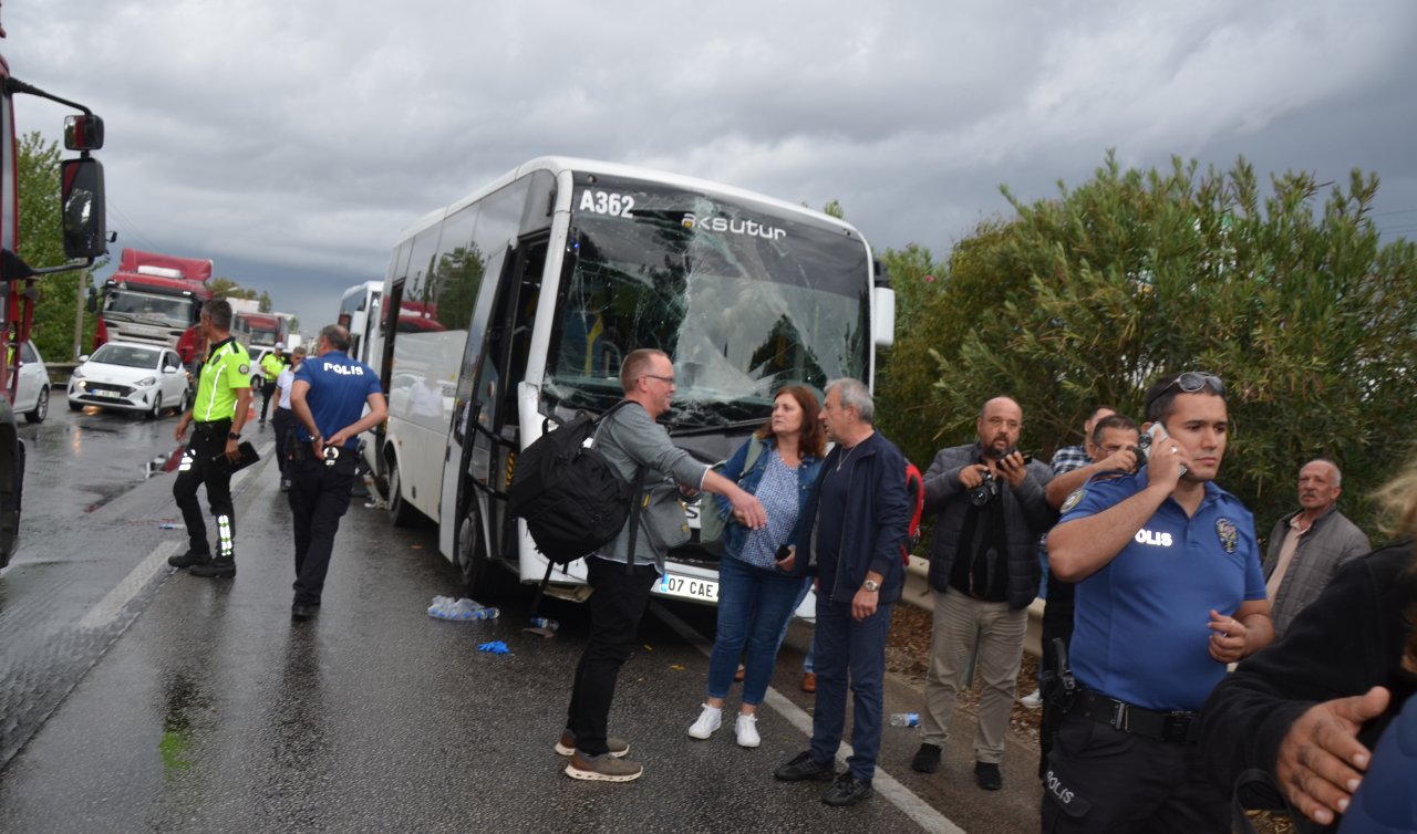 4 aracın karıştığı zincirleme kazada 2 turist yaralandı