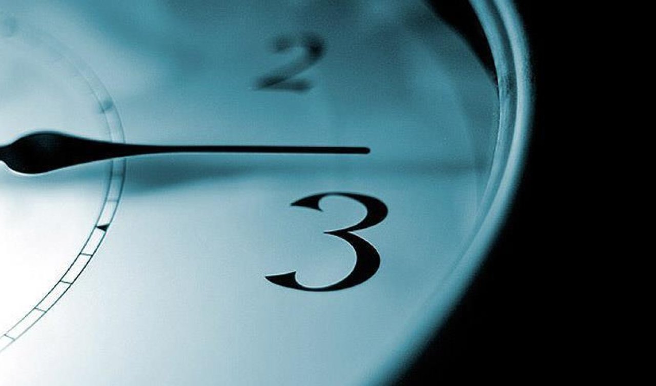 TÜRKİYE’DE SAATLER GERİ ALINDI MI 2025 | Türkiye’de saatler 1 saat geri alındı mı, değişti mi? Yaz saati kış saati uygulaması sona mı erdi?